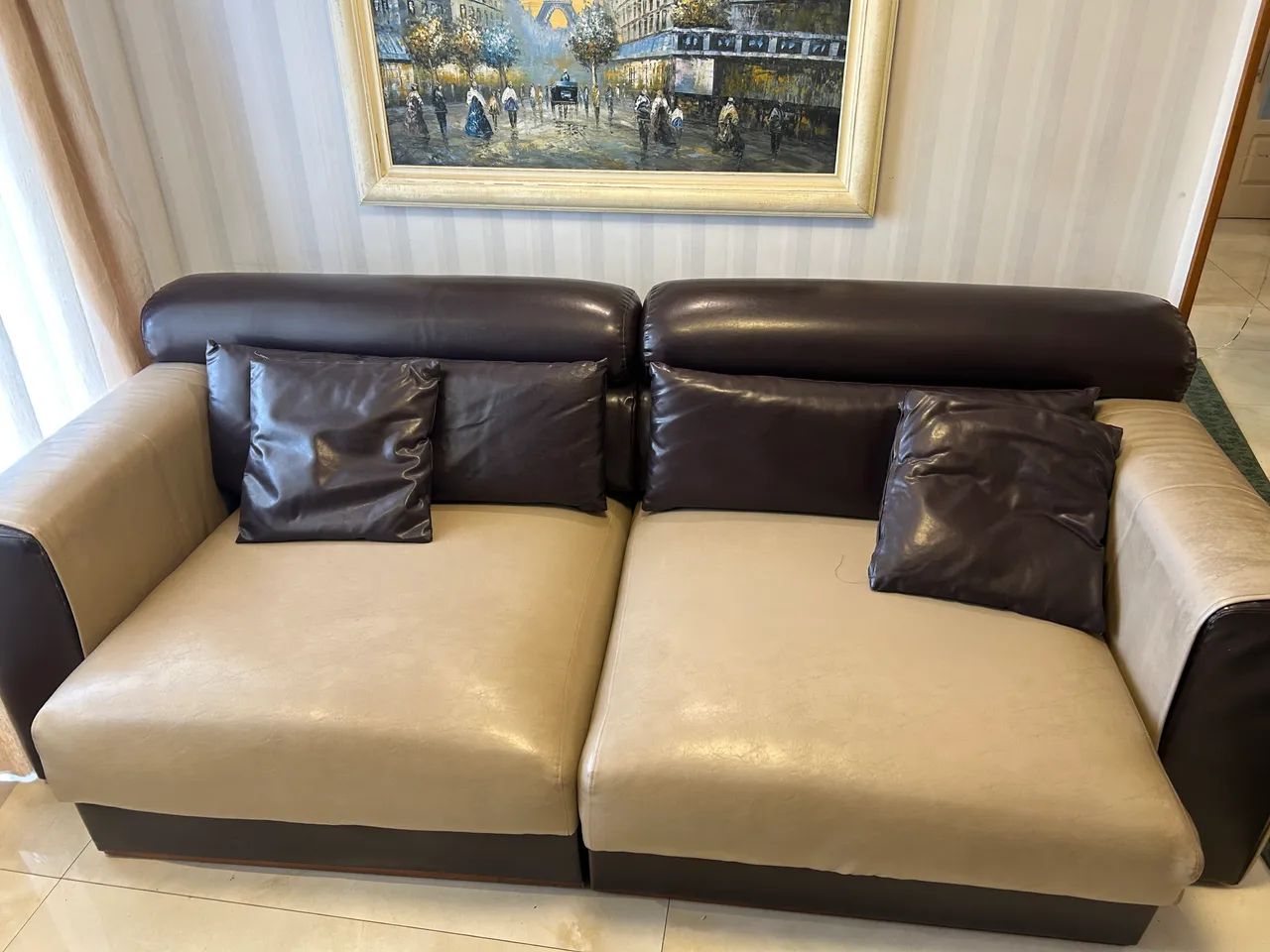 SOFA DE COURO EM PERFEITO ESTADO - Foto 4