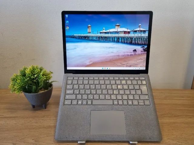 Notebook Microsoft Surface Laptop 1 - Core i5 | 7ª geração | 256GB SSD | 8GB DDR3 | 14"