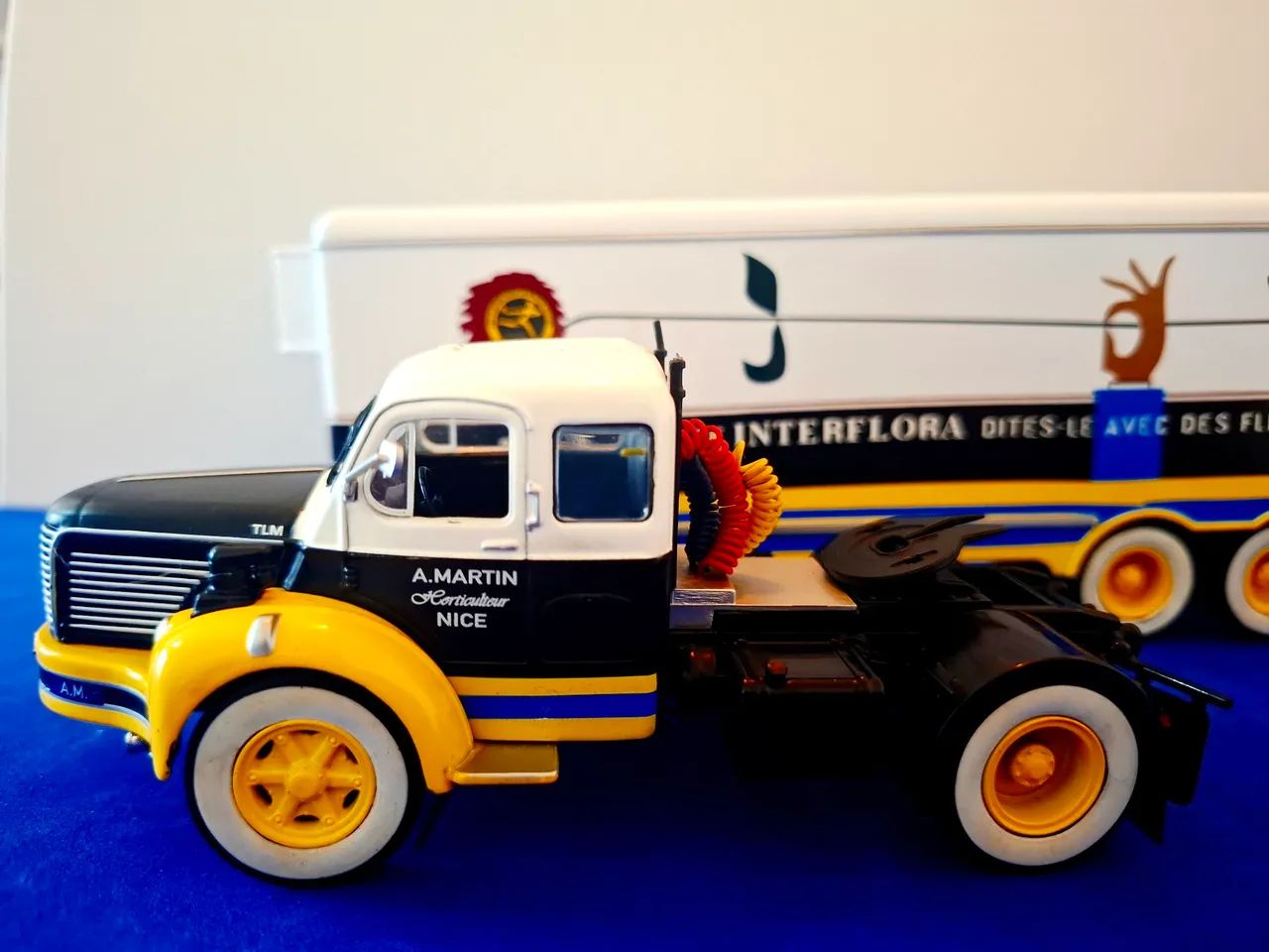 Miniatura Caminhão 1:43 Berliet Interflora Francês  - Foto 4