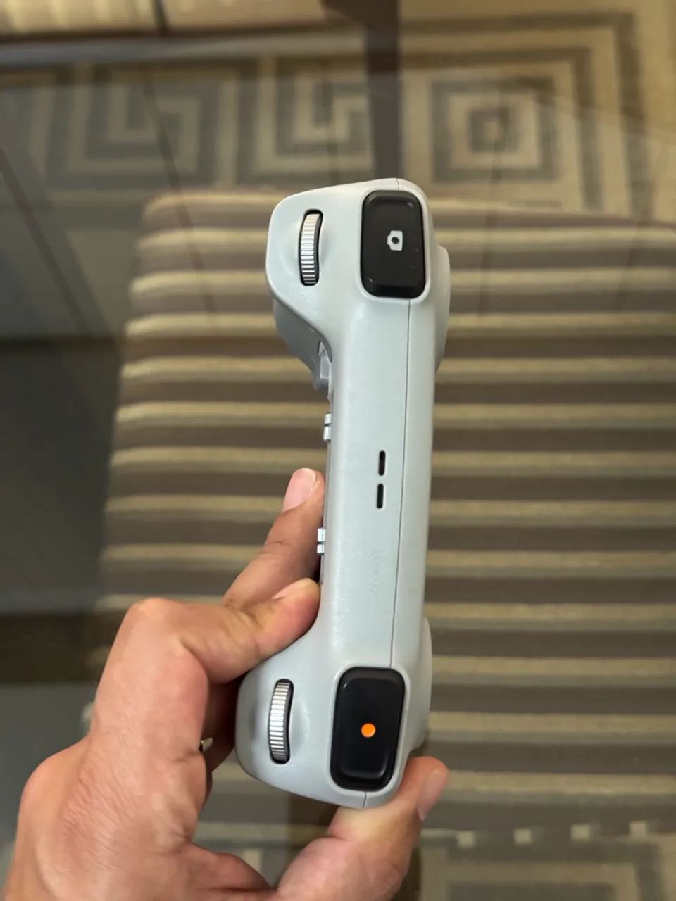 CONTROLE COM TELA ORIGINAL DJI RC - IMPECÁVEL  - Foto 2