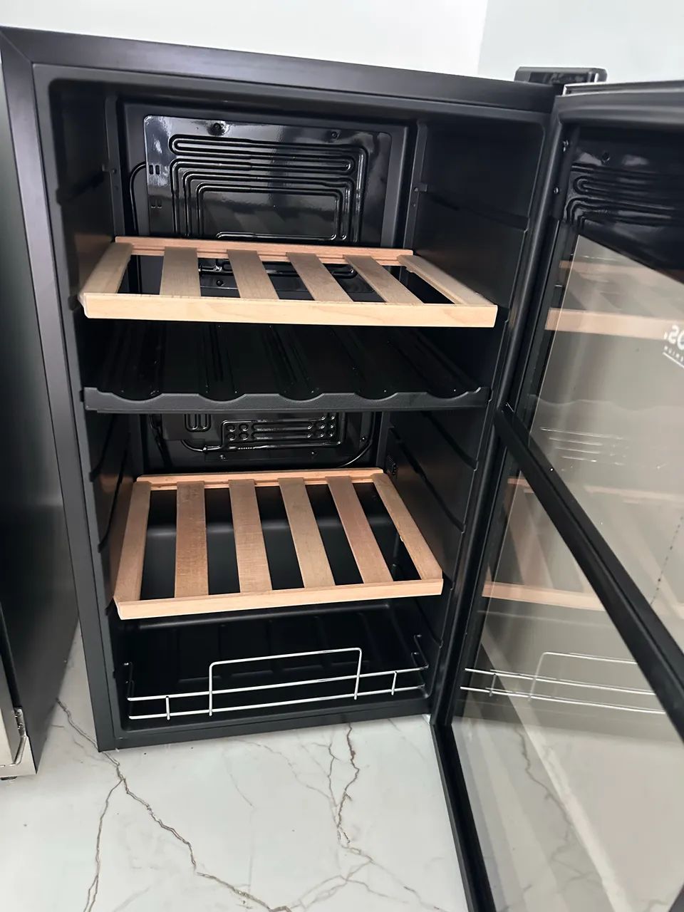 Adega EOS  - Foto 2