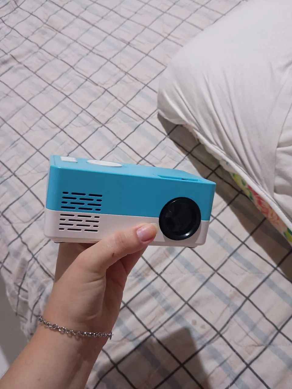 Mini Projetor YG300 - Azul e Branco - Foto 3