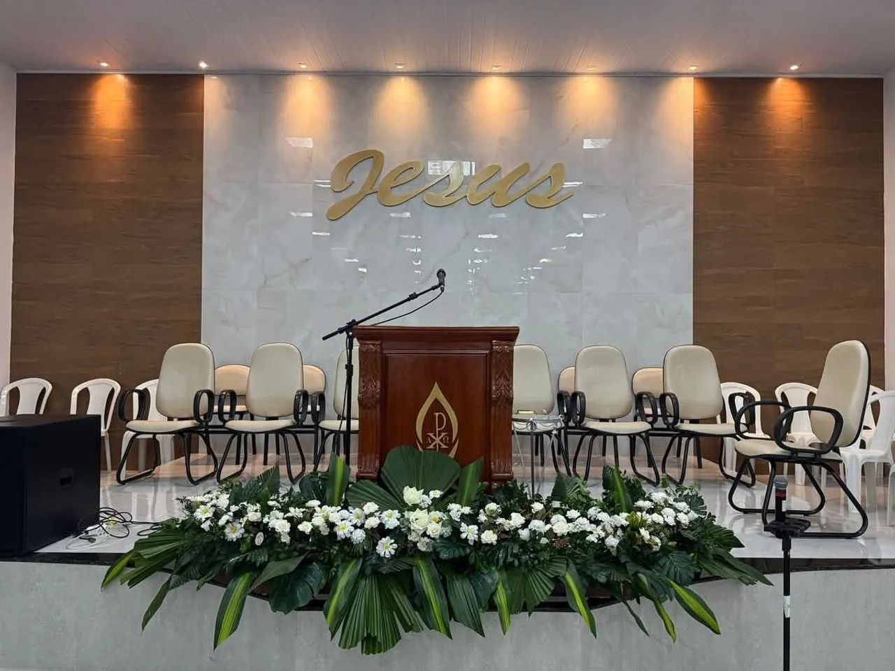 Capotaria dos bancos da sua igreja  - Foto 3