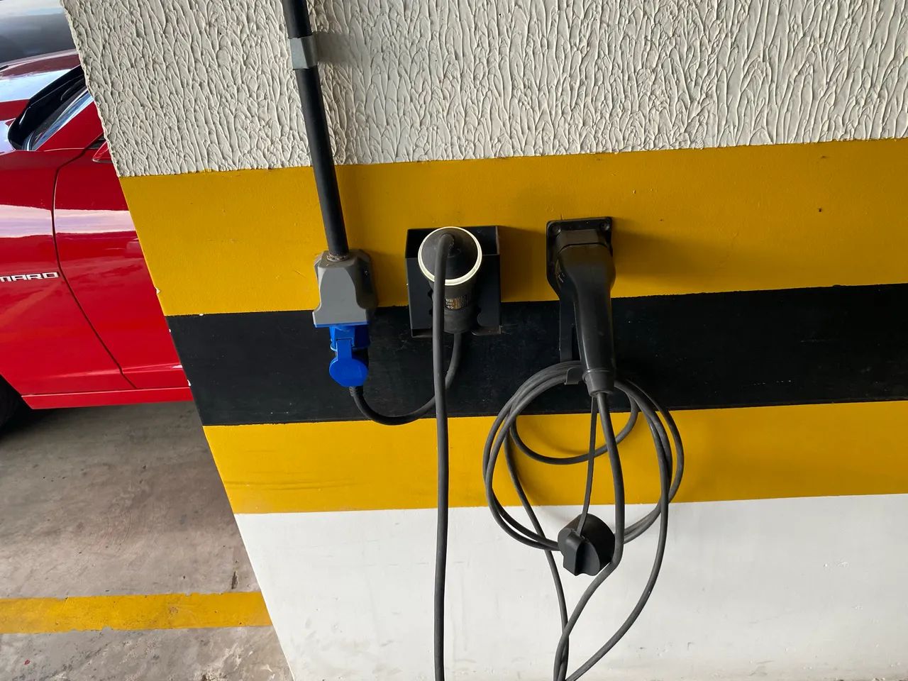 Eletricista predial e bombeiro 