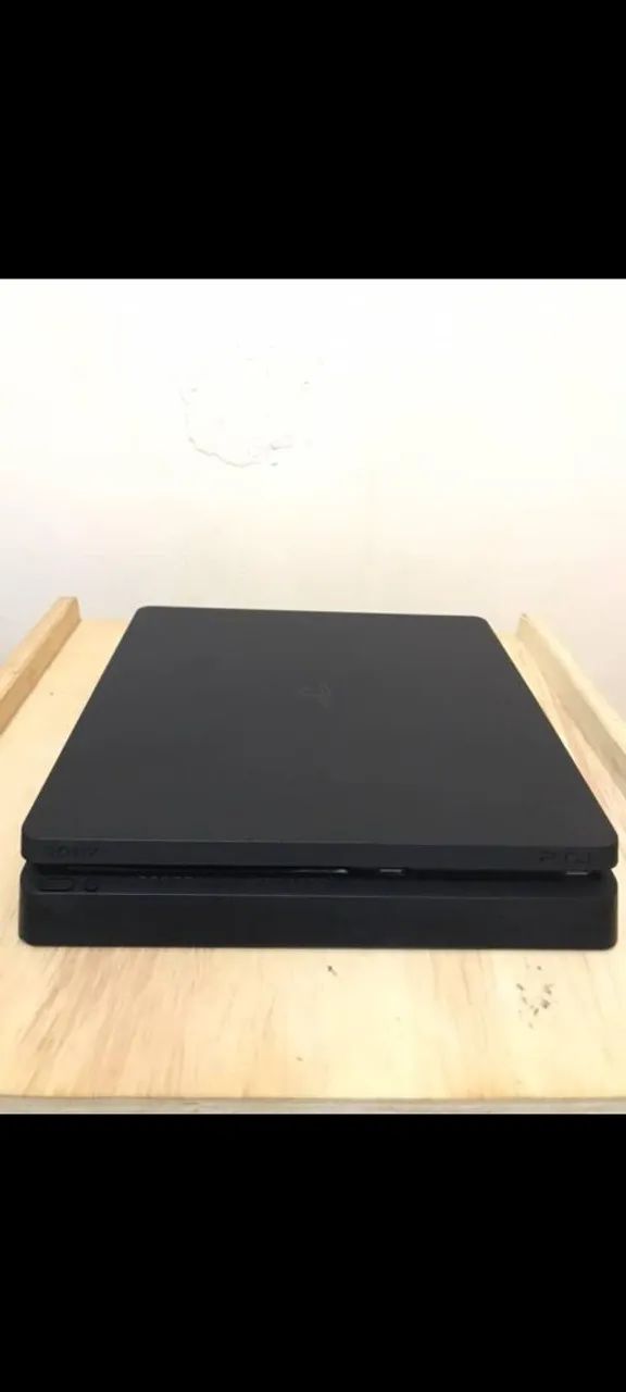 PS4 com dois controles e jogo - Foto 5