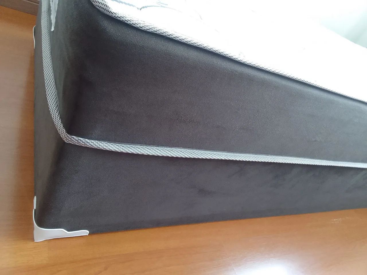 Cama conjugada com colchão D28 extremamente nova - Foto 3
