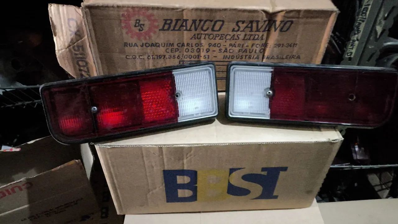 Par de lanternas novas originais Chevette tubarão Bianco Savino carcaça Opel GM 