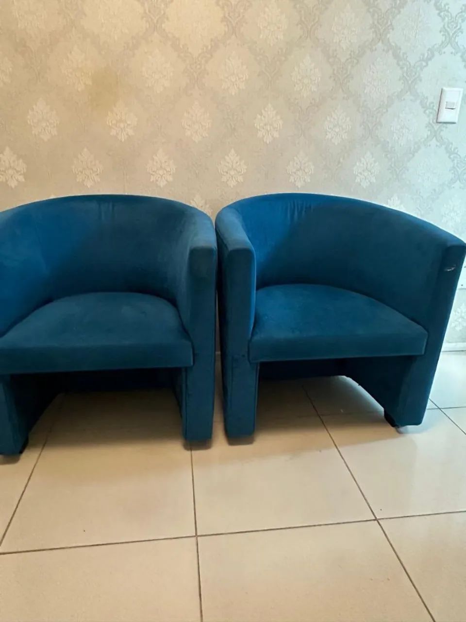03 poltronas azul aveludada - Foto 2