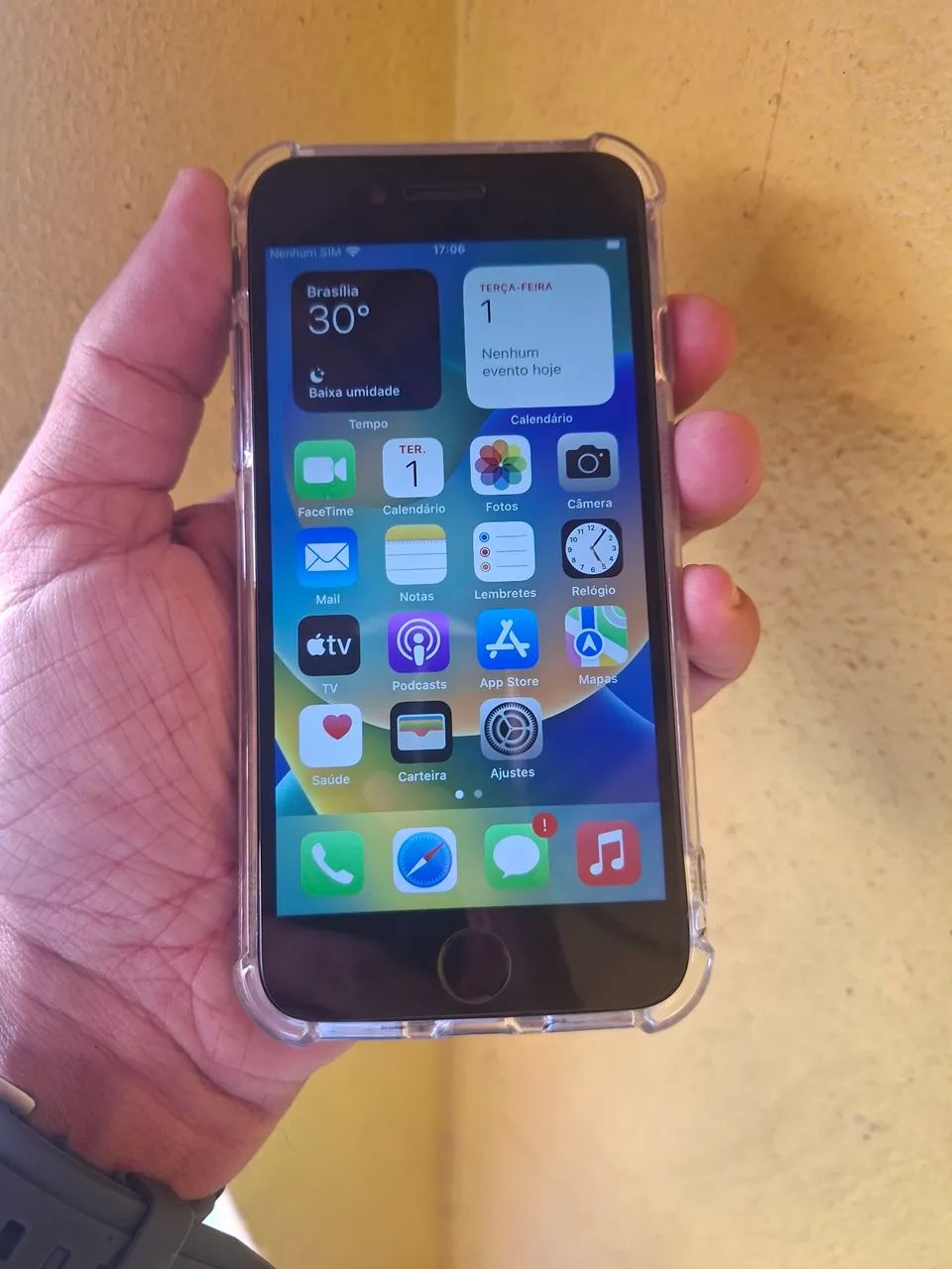 Iphone 8 64g, biométia ok, com capinha, película e carregador.  - Foto 2