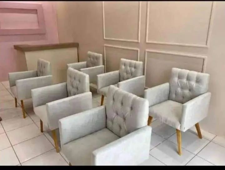 Poltronas em tecido suede,300 na compra de mais de uma poltrona,contato *