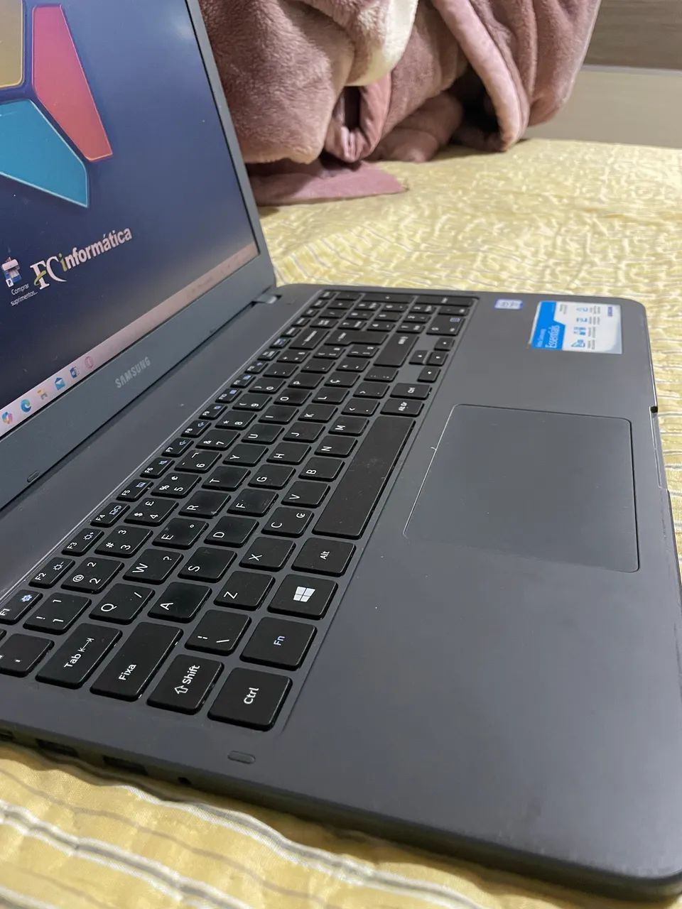 Notebook Samsung Essentials E30 - Foto 2
