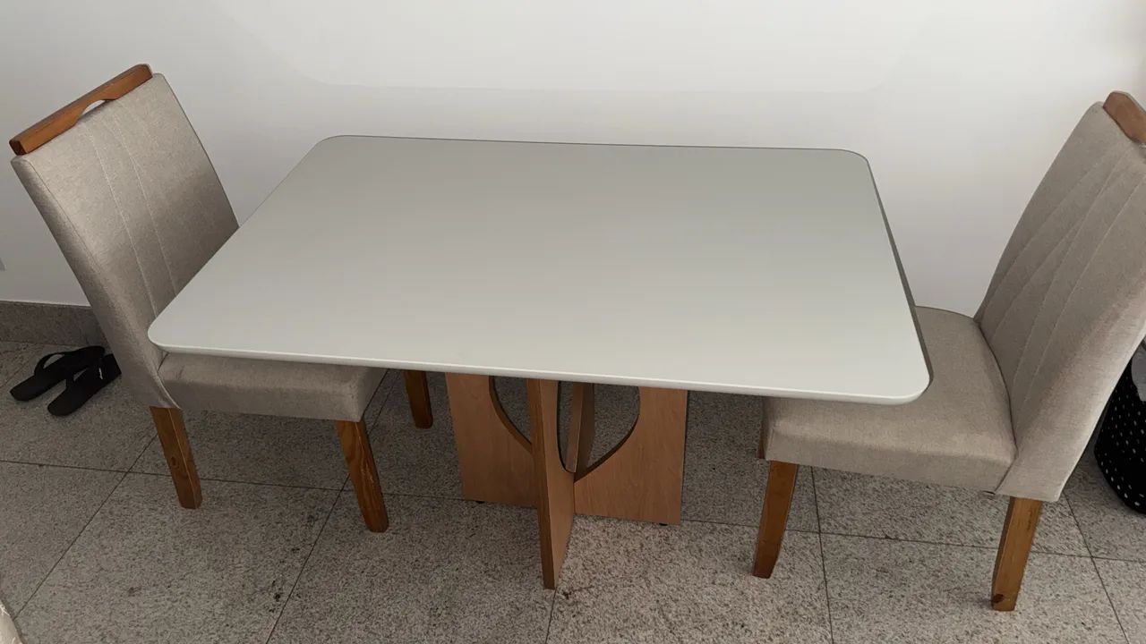 Mesa + 2 cadeiras Sala/Cozinha