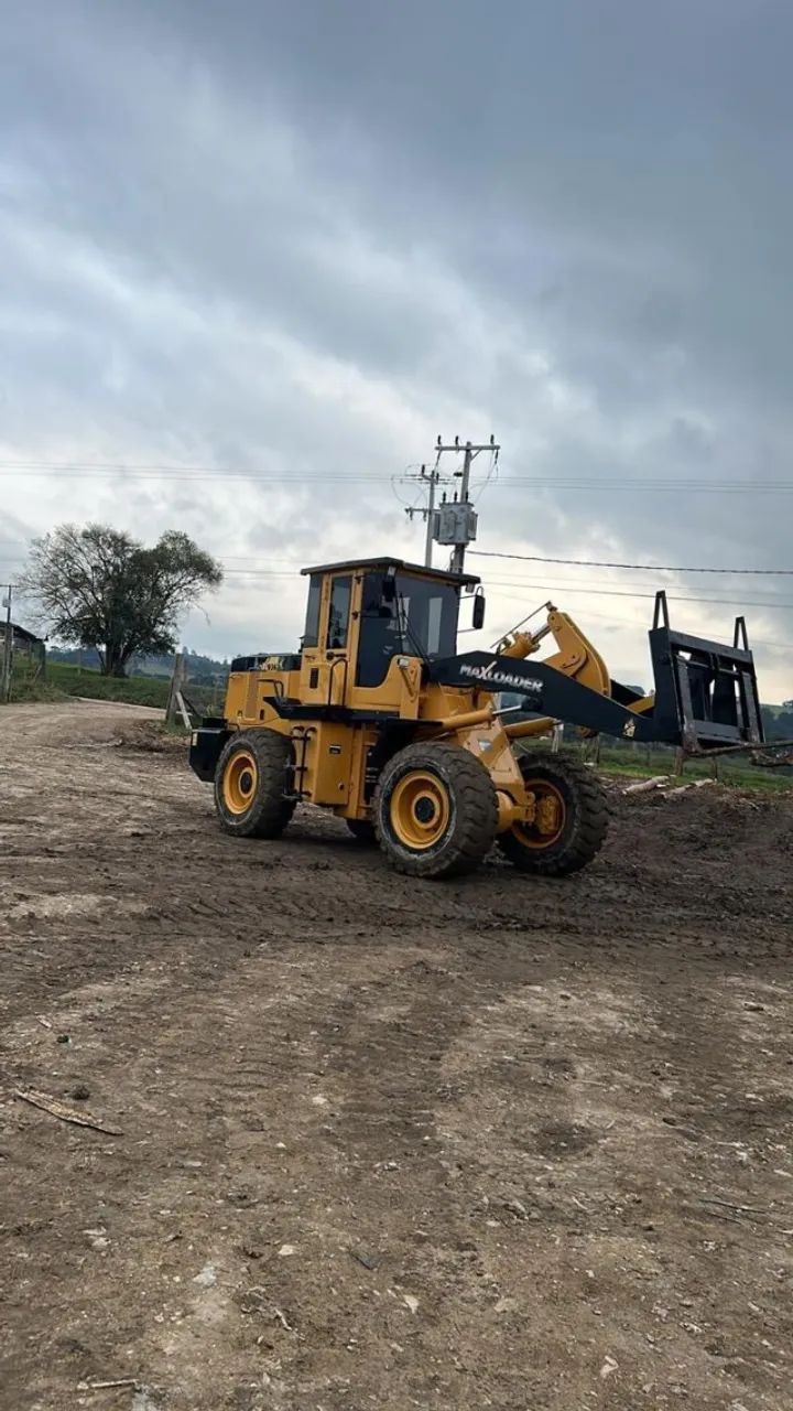 Carregadeira Maxloader 936