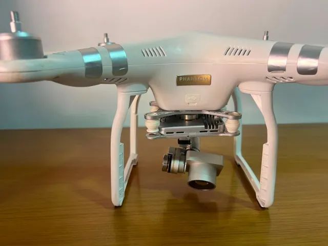 DJI Phantom 3 Advanced para retirada de peças