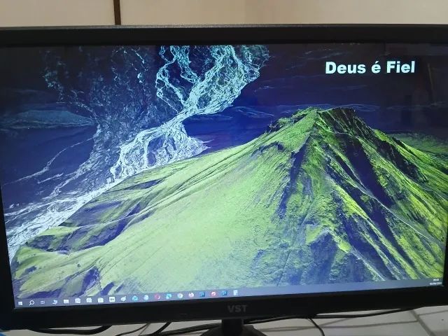Monitor VST 21.5 polegadas novo pouco uso