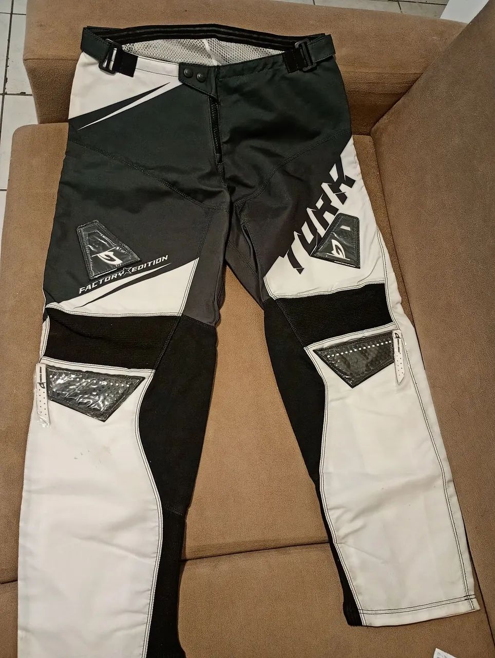 Calça pra trilha de moto  nova sem defeito  - Foto 3