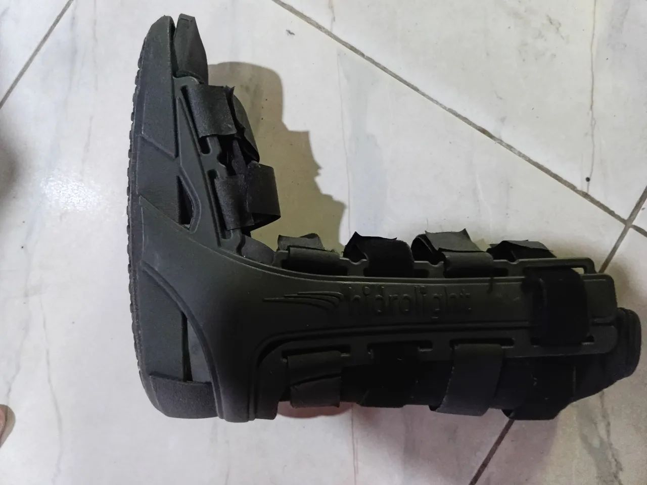 Bota hortopedica uma vez usada - Foto 3