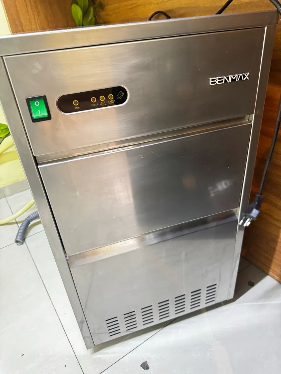 Maquina de gelo BENMAX-50 Automatic 