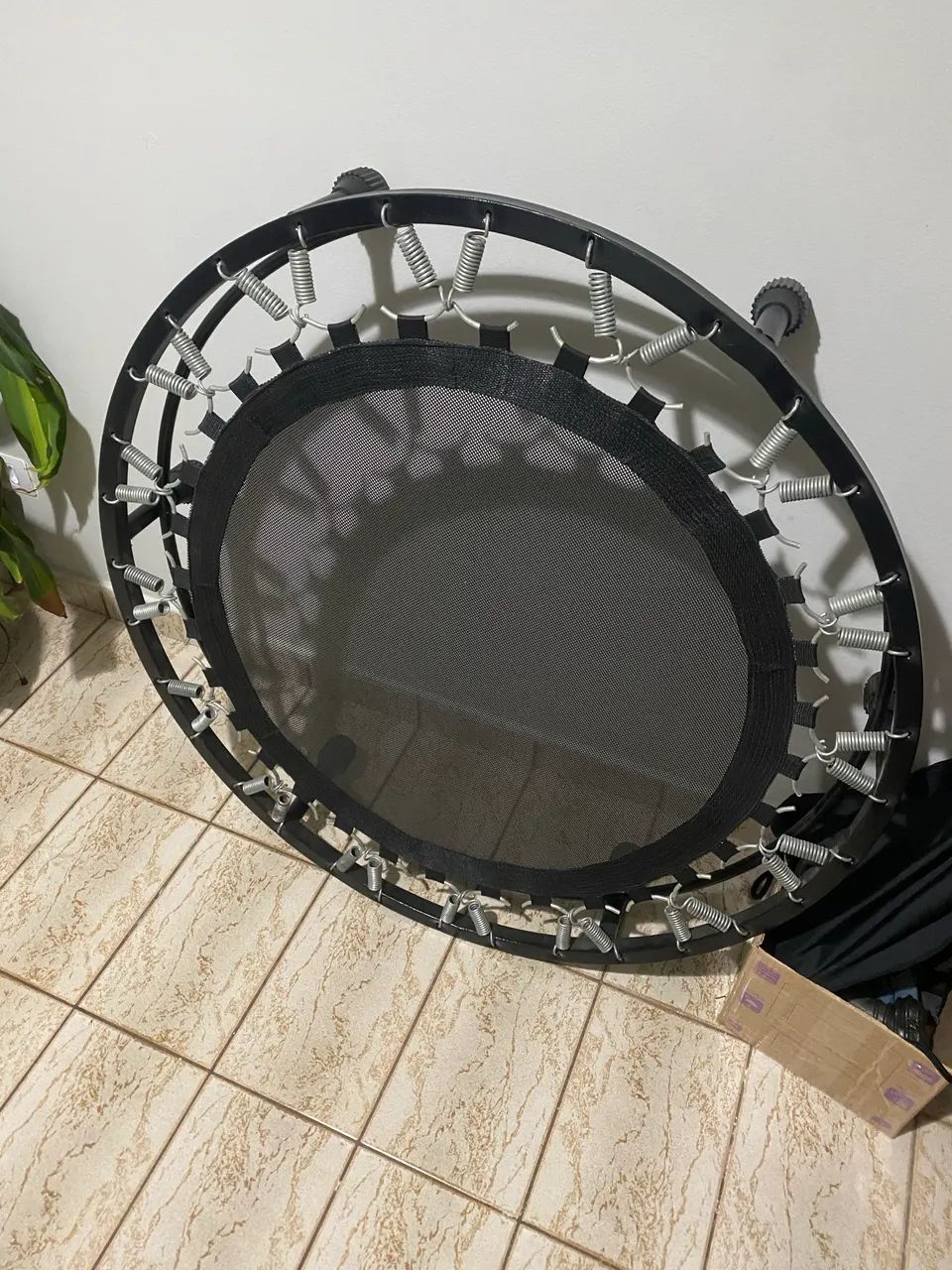 Cama elástica usada 