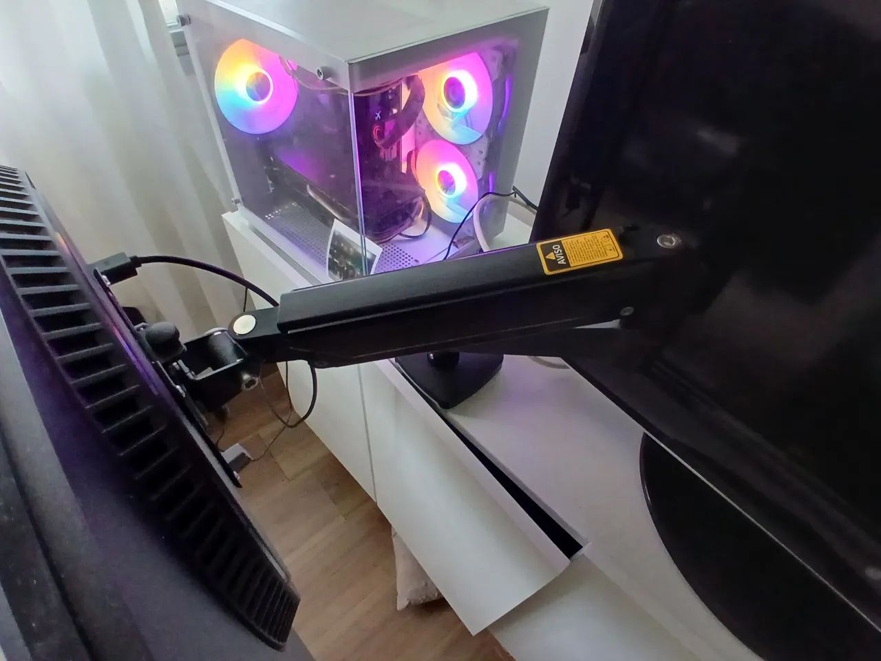 Monitor LG UltraGear 24" 180Hz  - Foto 3