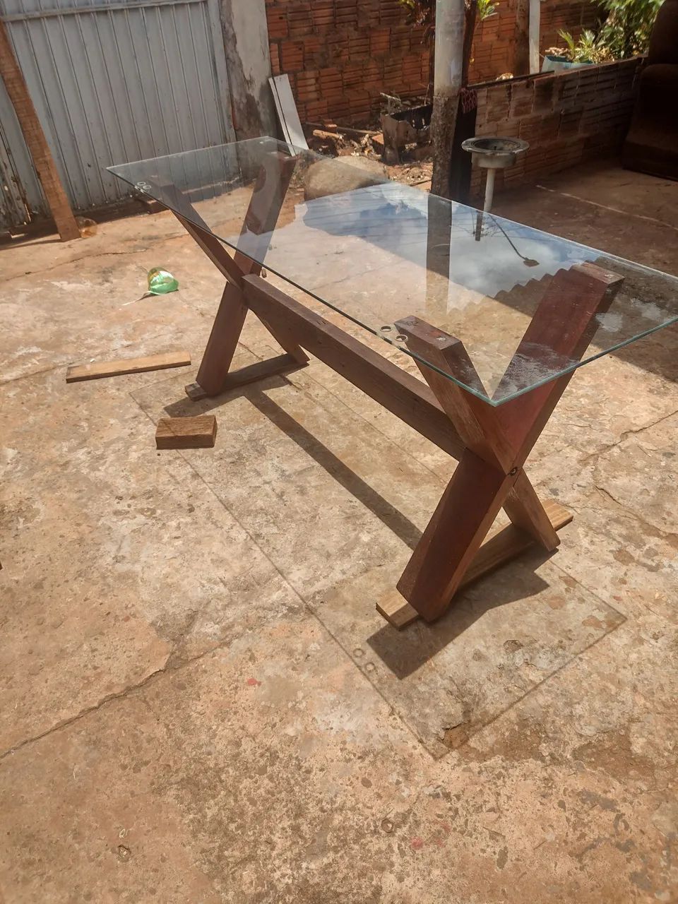 Mesa de madeira com vidro  - Foto 2