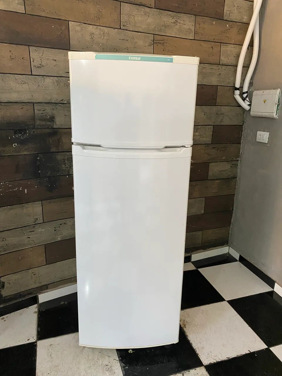 Vendo geladeira cônsul gelo seco 2 portas 127 volts 350 litros original e funcionando  - Foto 5