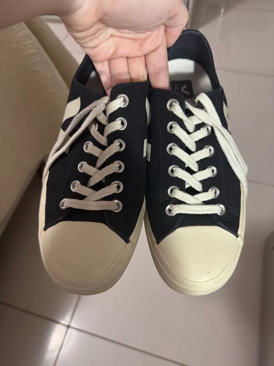 Tênis Veja Seminovo Preto  - Foto 2