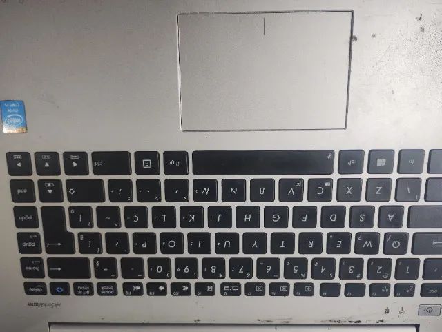 Notebook Asus, i5 inside, só retirada de peças