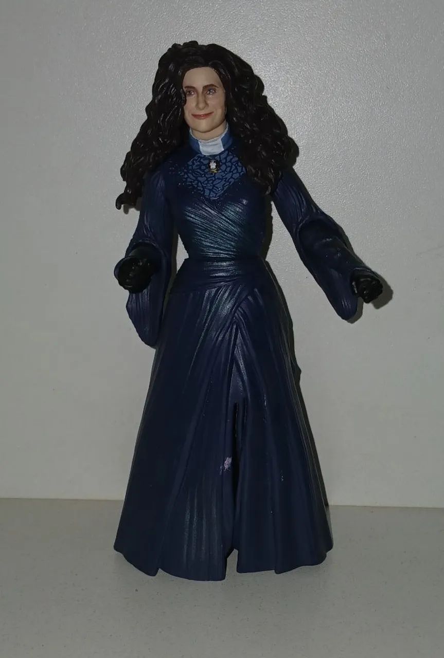 BONECA BRUXA FEITICEIRA AGATHA HARKNESS MARVEL LEGENDS