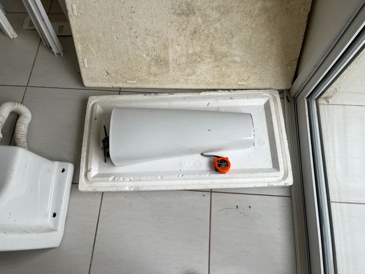 Tanque branco celite64962667674115121