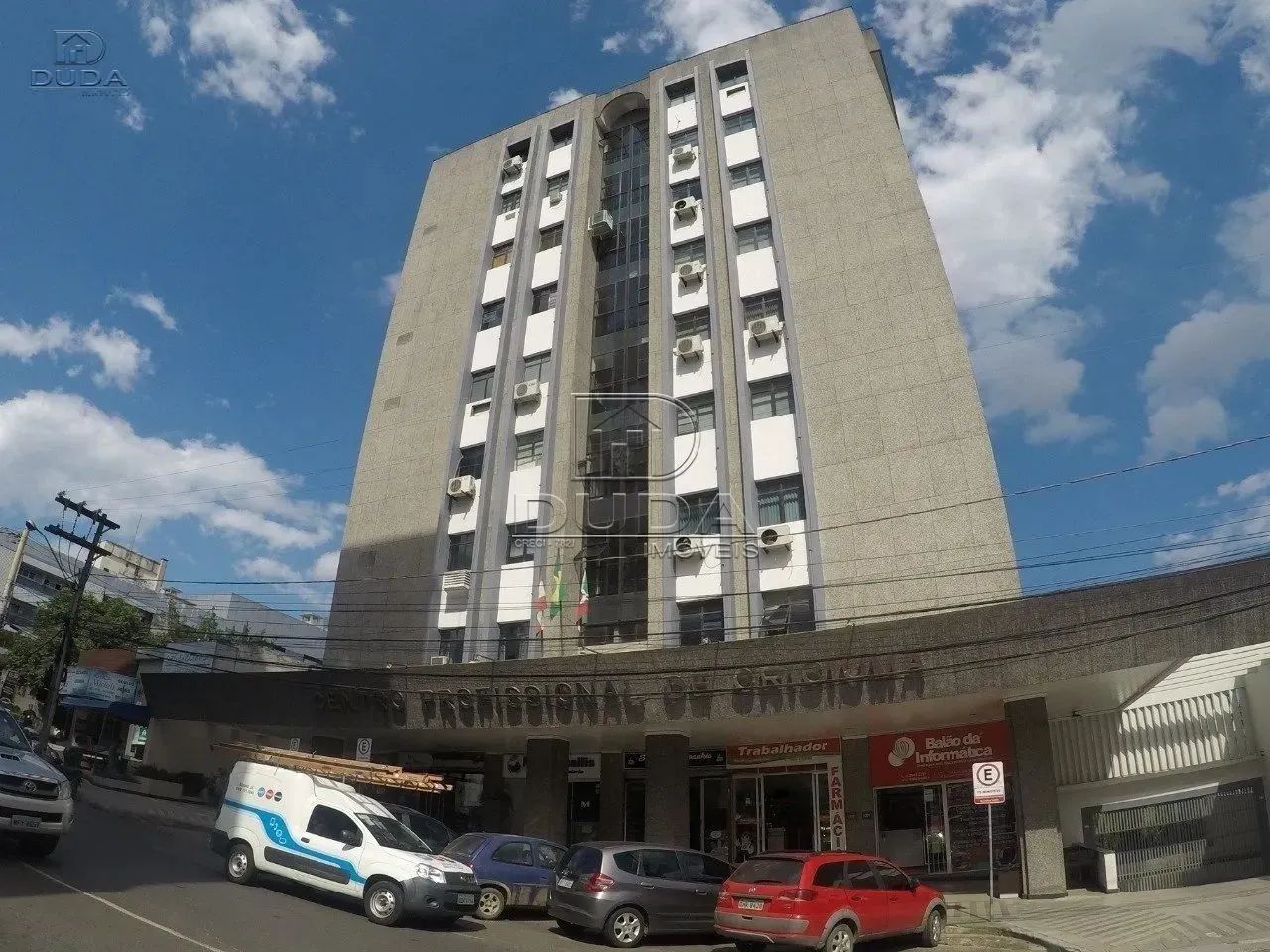 SALA DISPONÍVEL NO PRIMEIRO ANDAR