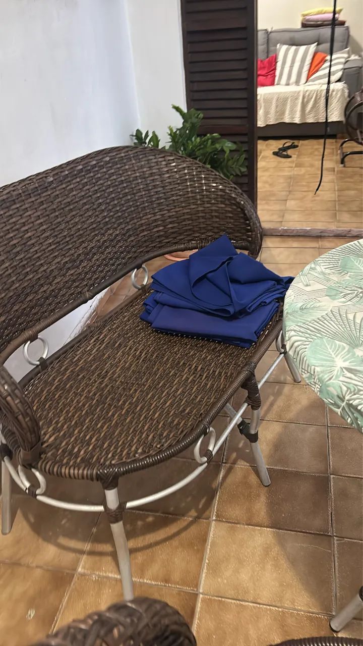 Jogo de mesa com 4 cadeiras - excelente estado - Foto 5