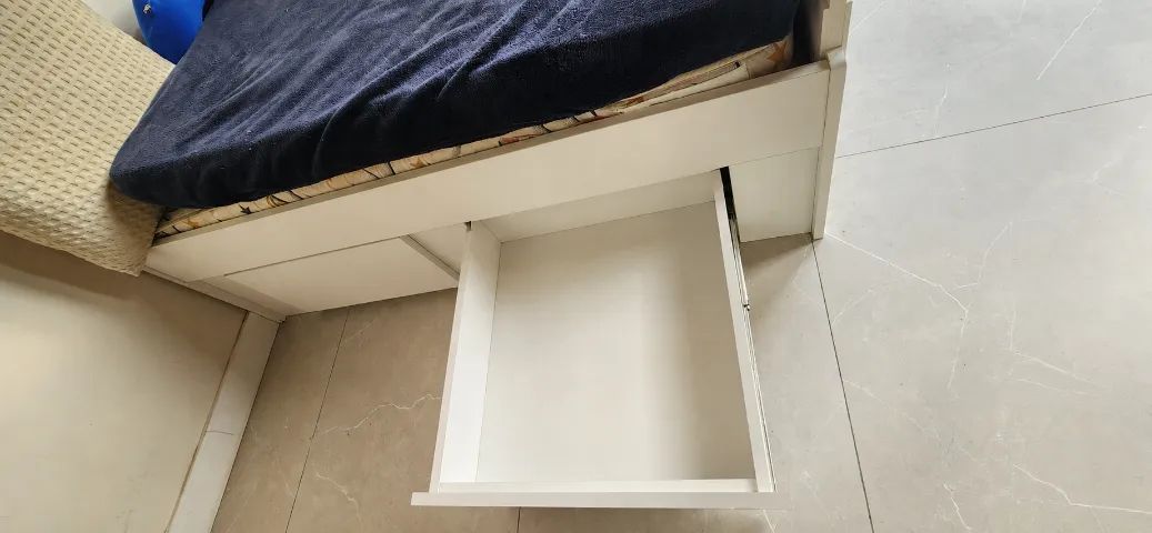 Cama-sofá infantil em MDF branco com 2 gavetões - Foto 5