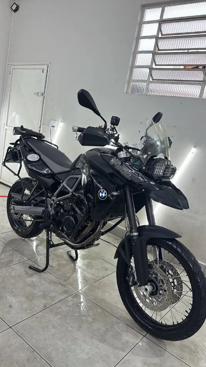 F800 triple black