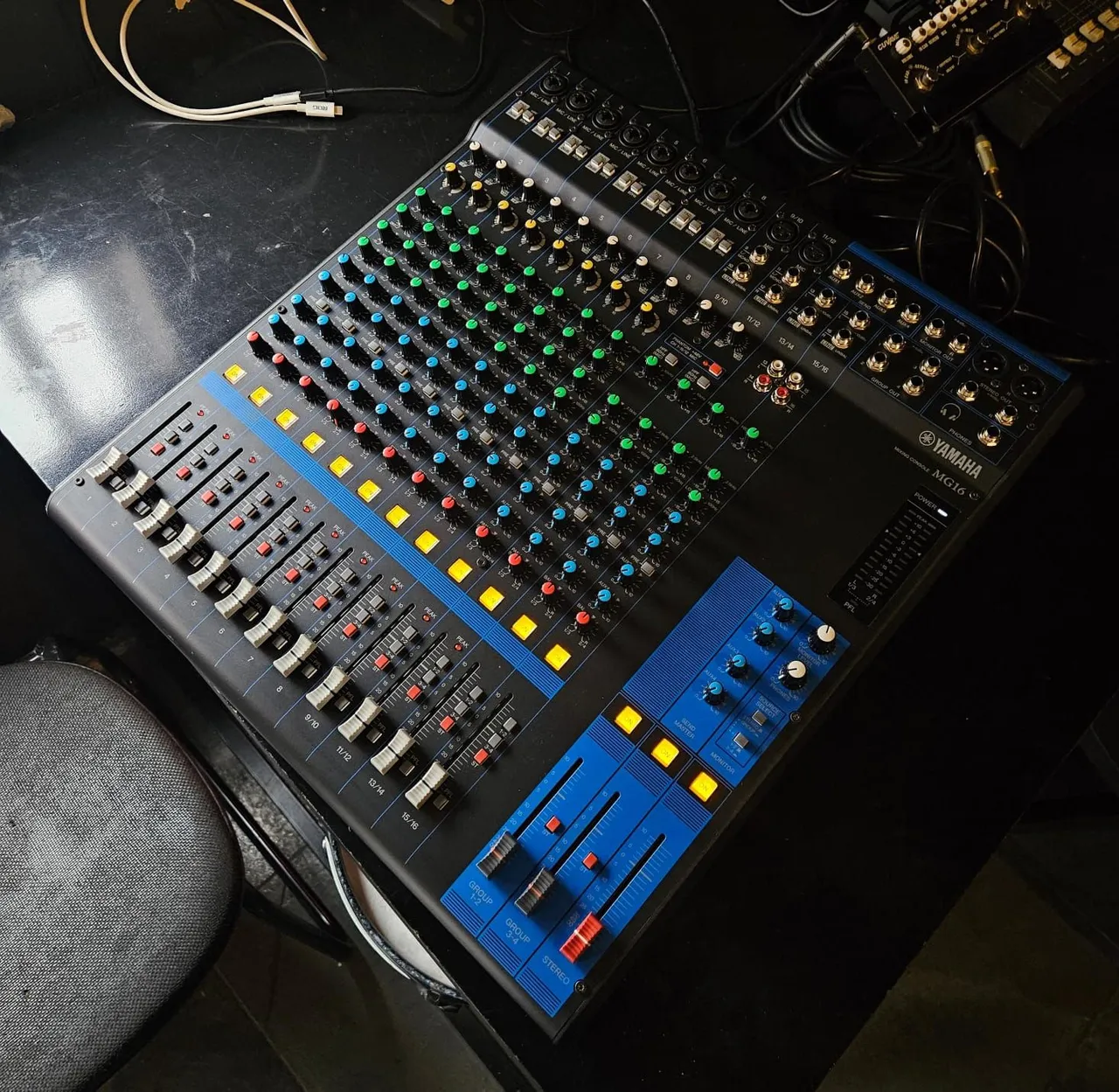 Mesa de Som Digital Yamaha 02R - Equipamentos e Acessórios de Som