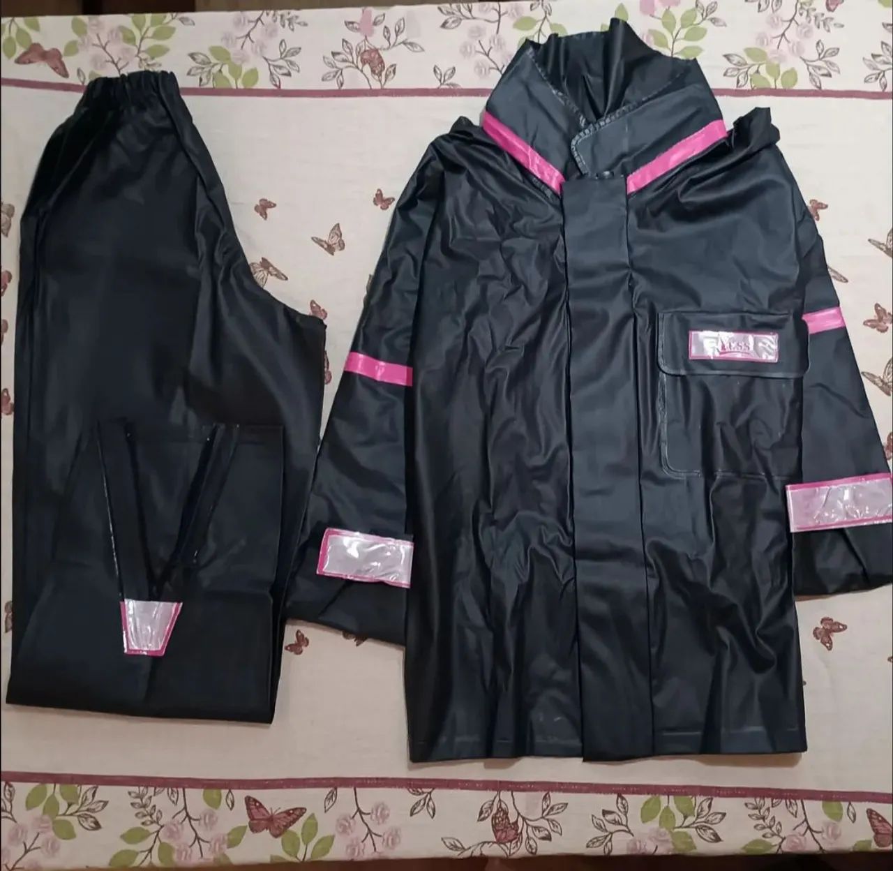 Conjunto Capa e calça de chuva Feminina Yess - Tamanho P