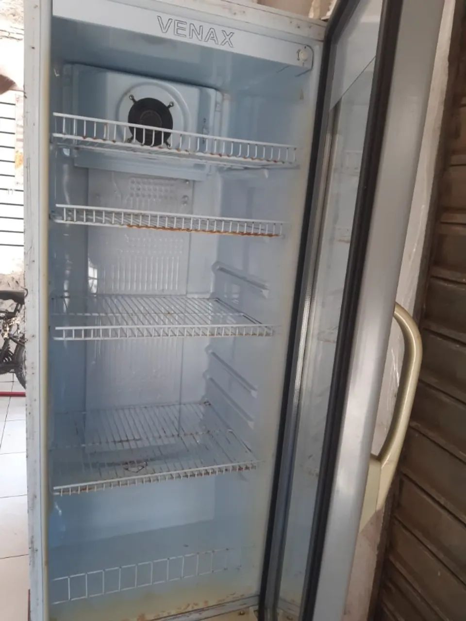 Expositora de Bebidas VENAX 300 Litros 127 v - Foto 5