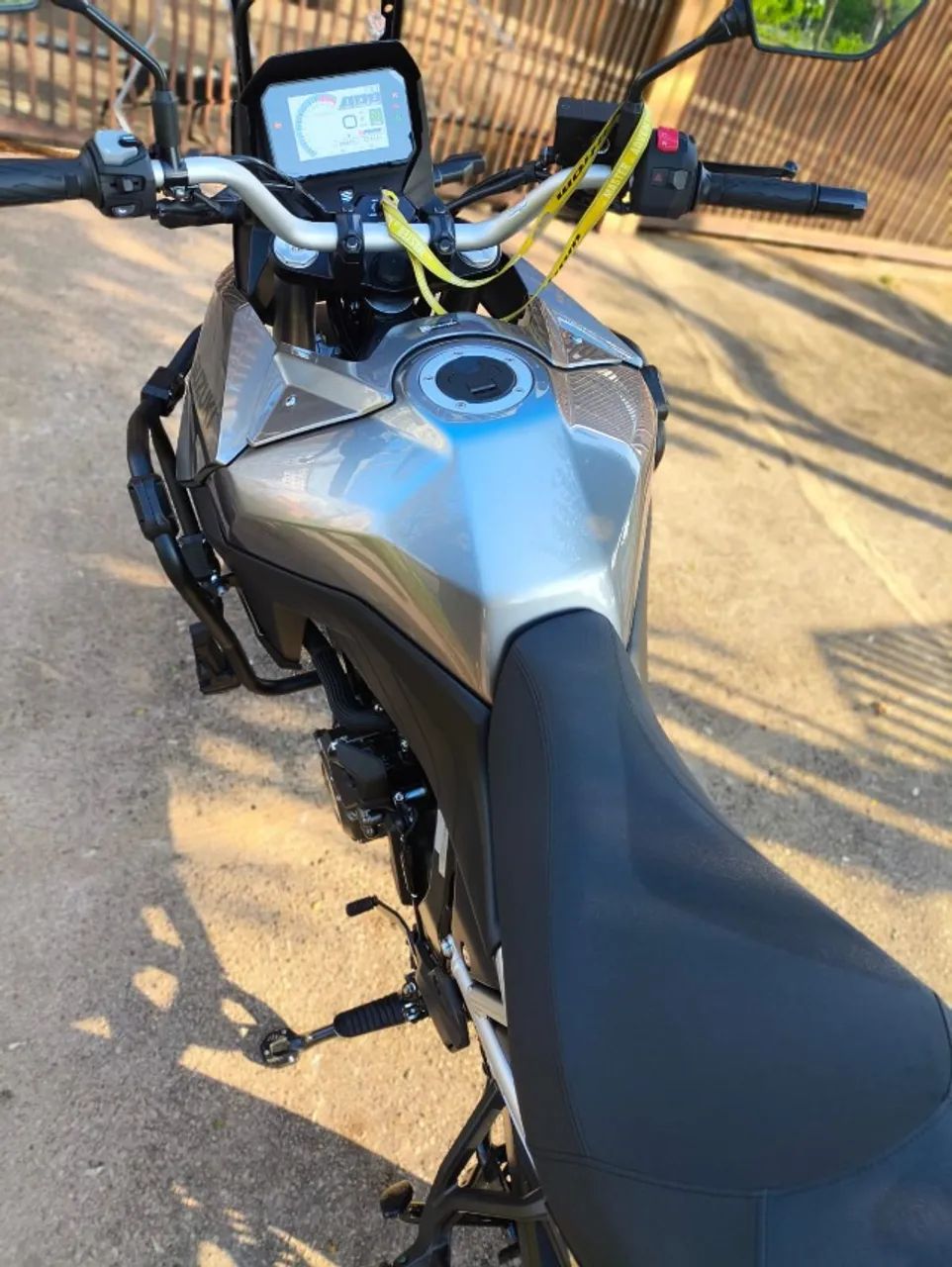 Suzuki VSTROM 800  - Foto 4