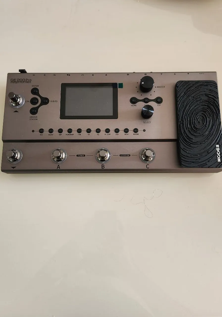 Pedaleira Zoom G1X Four Multi-Efeitos - Instrumentos musicais