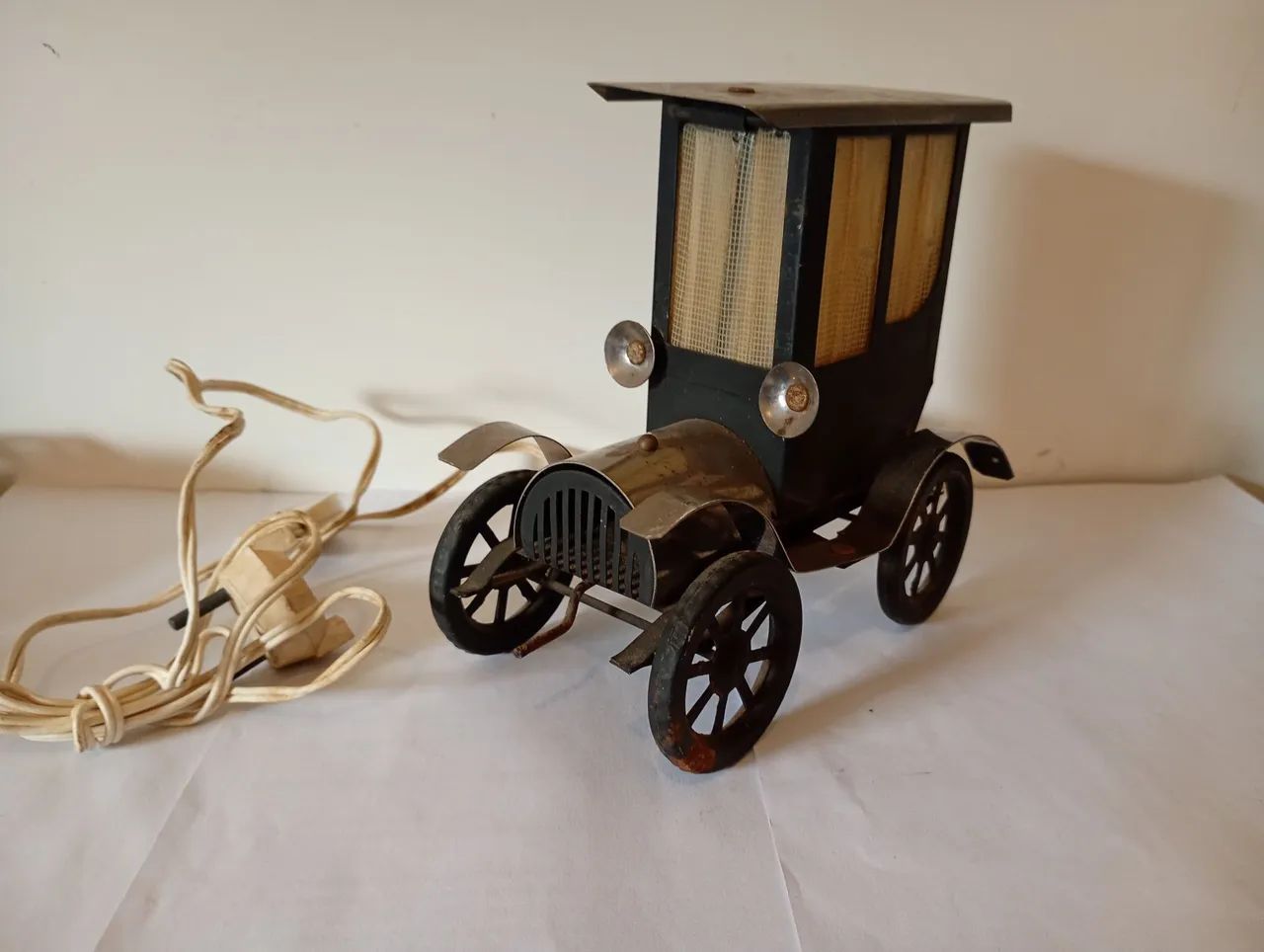 Luminária Calhambeque Vintage 