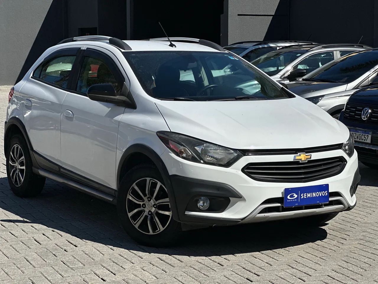 Chevrolet Onix Activ 1.4 8V Flex Mec. 4P 2018 - Foto 2