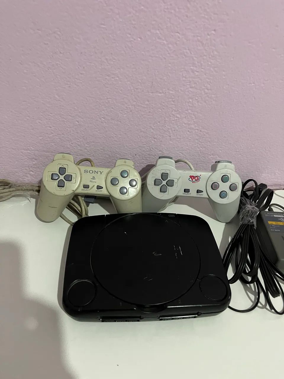 Ps1 com leitor bom + 2 controles