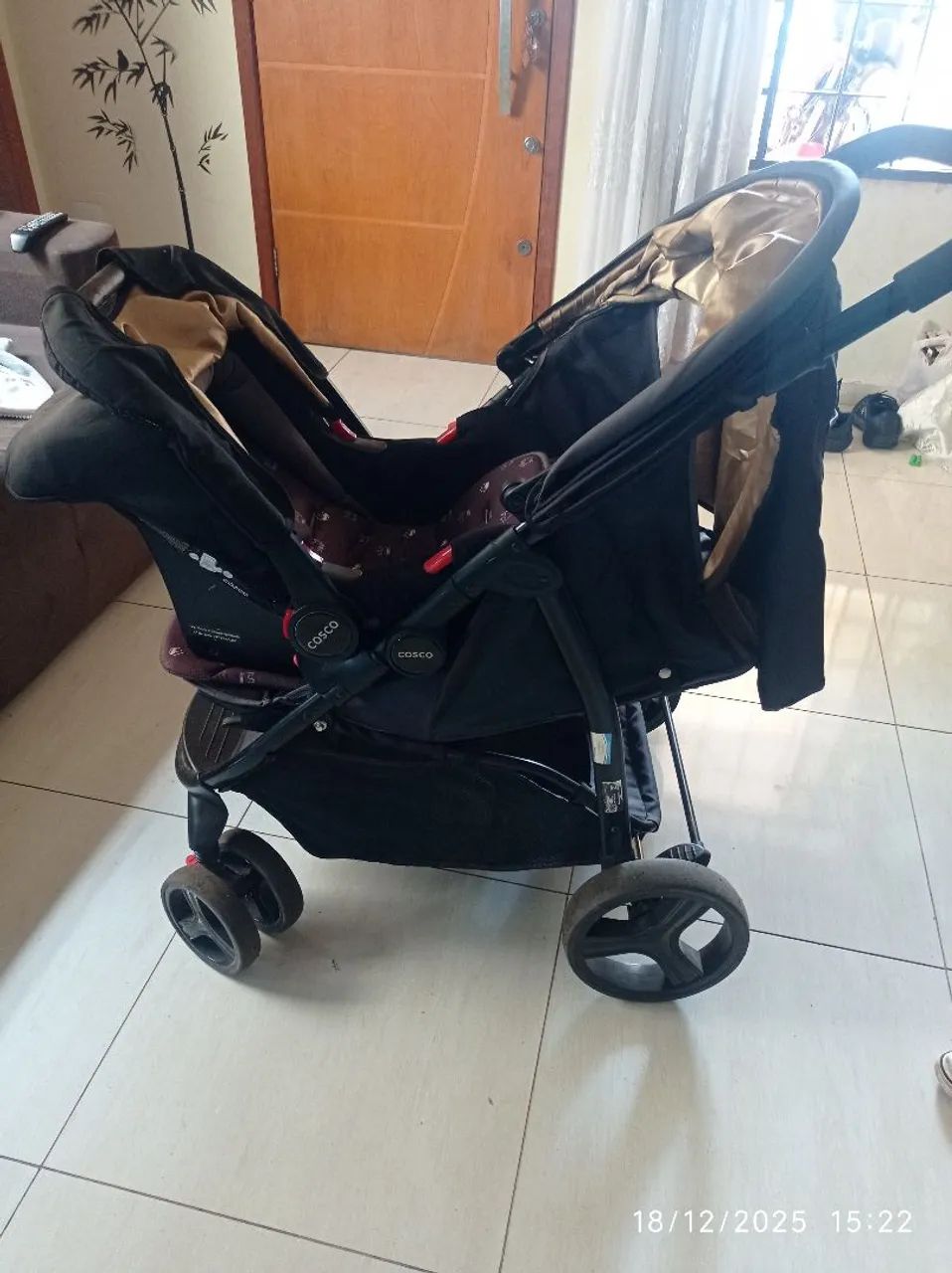 Carrinho de bebê Cosco + bebê conforto  - Foto 3