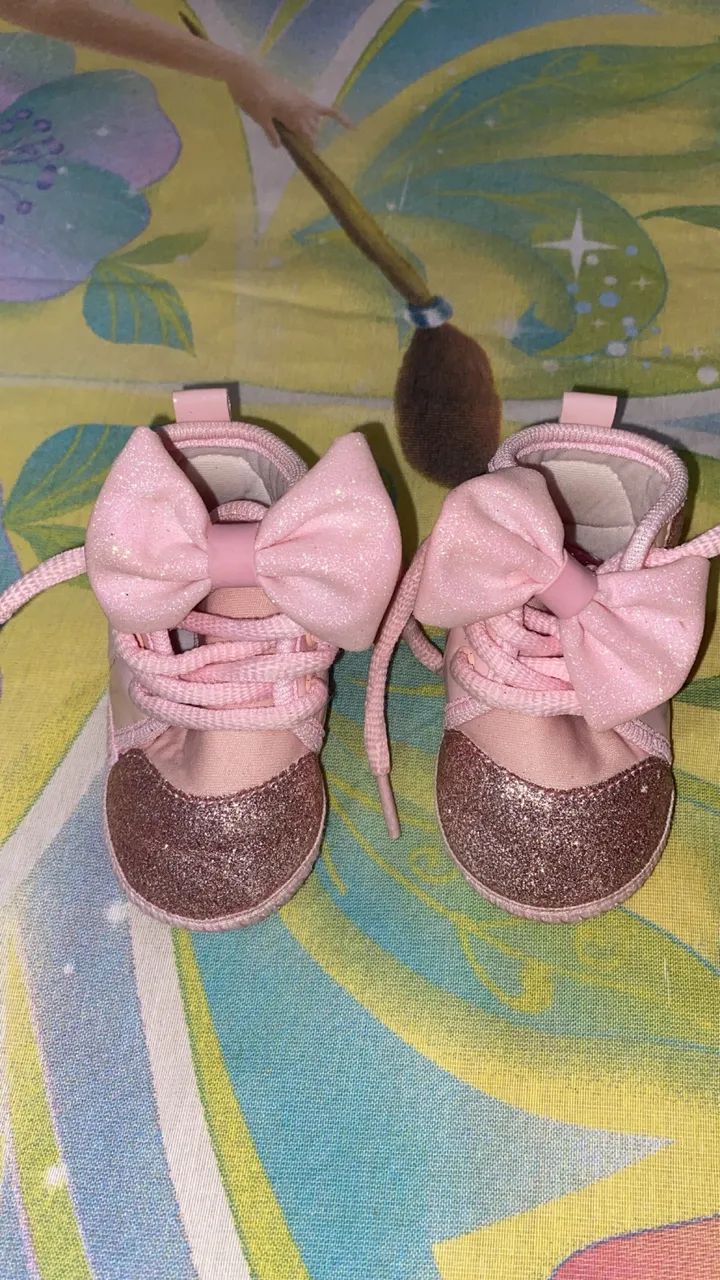 Sapato de bebê com glitter 