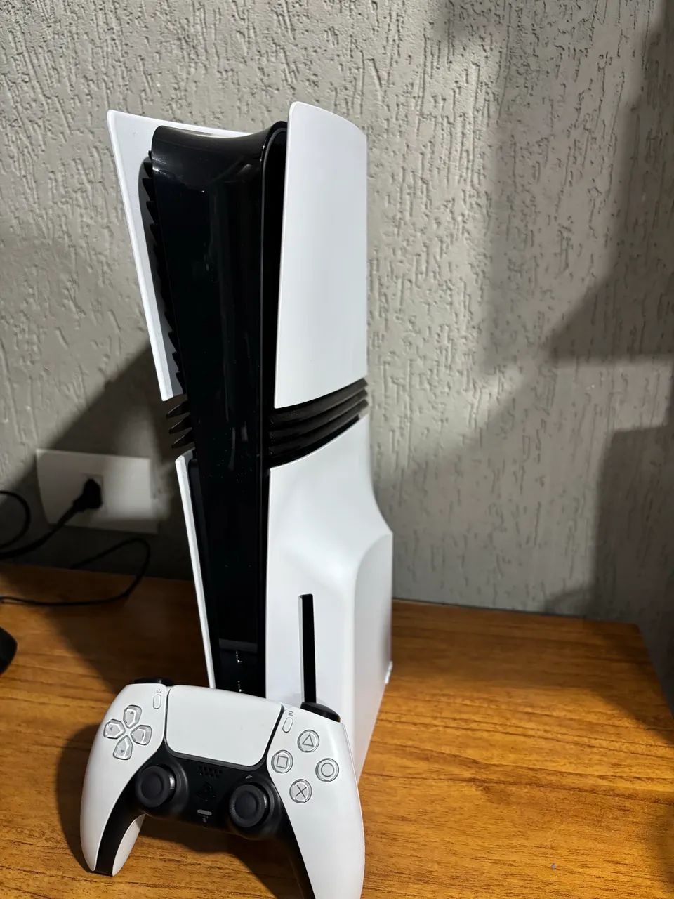 PS5 Pro C/Leitor Semi Novo.