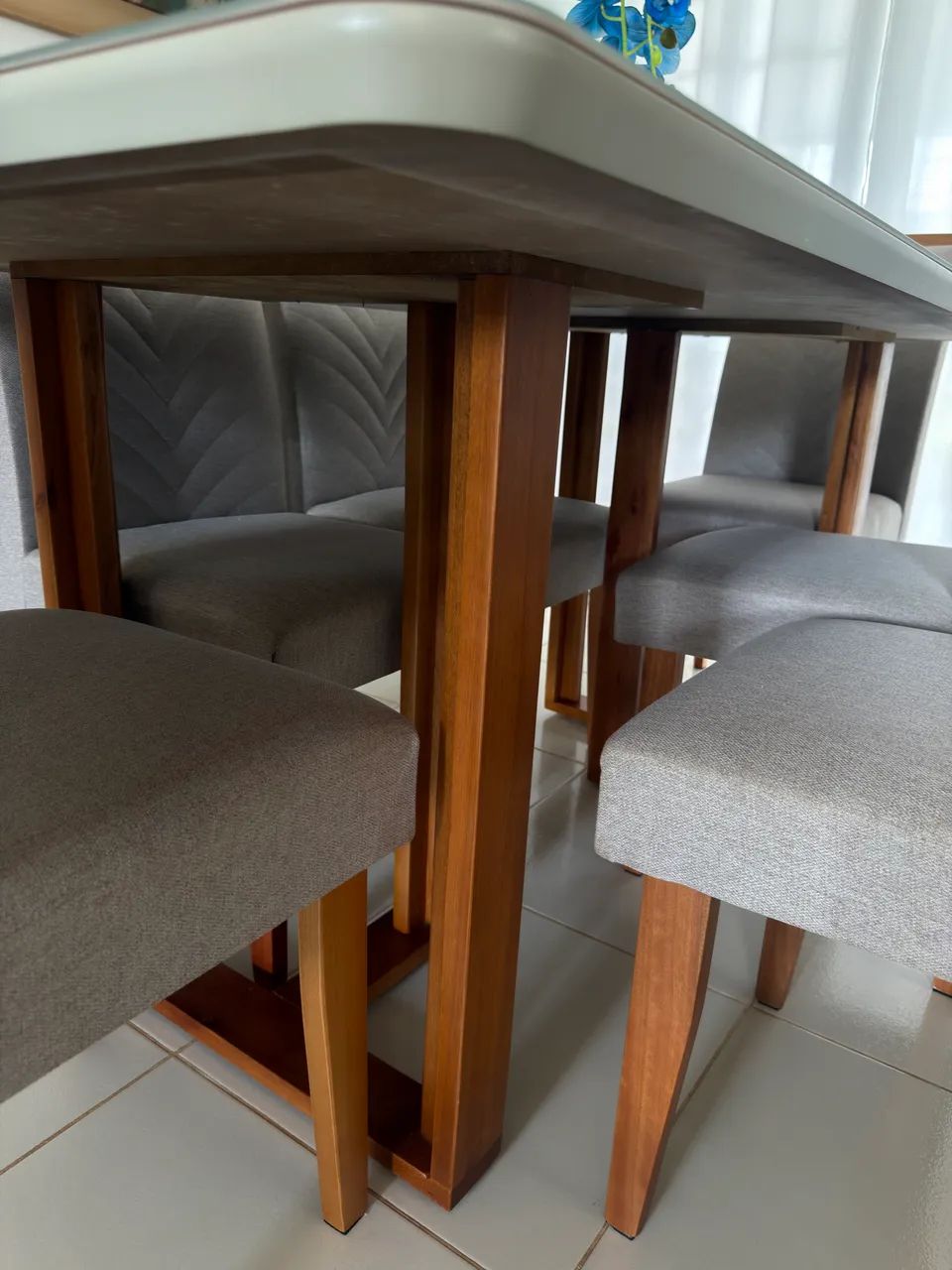 Mesa de jantar com 6 cadeiras de madeira  - Foto 3
