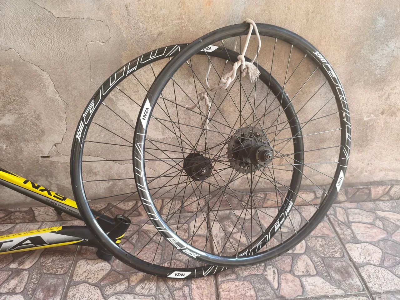 Quadro e roda 29 ,roda VZAN!!