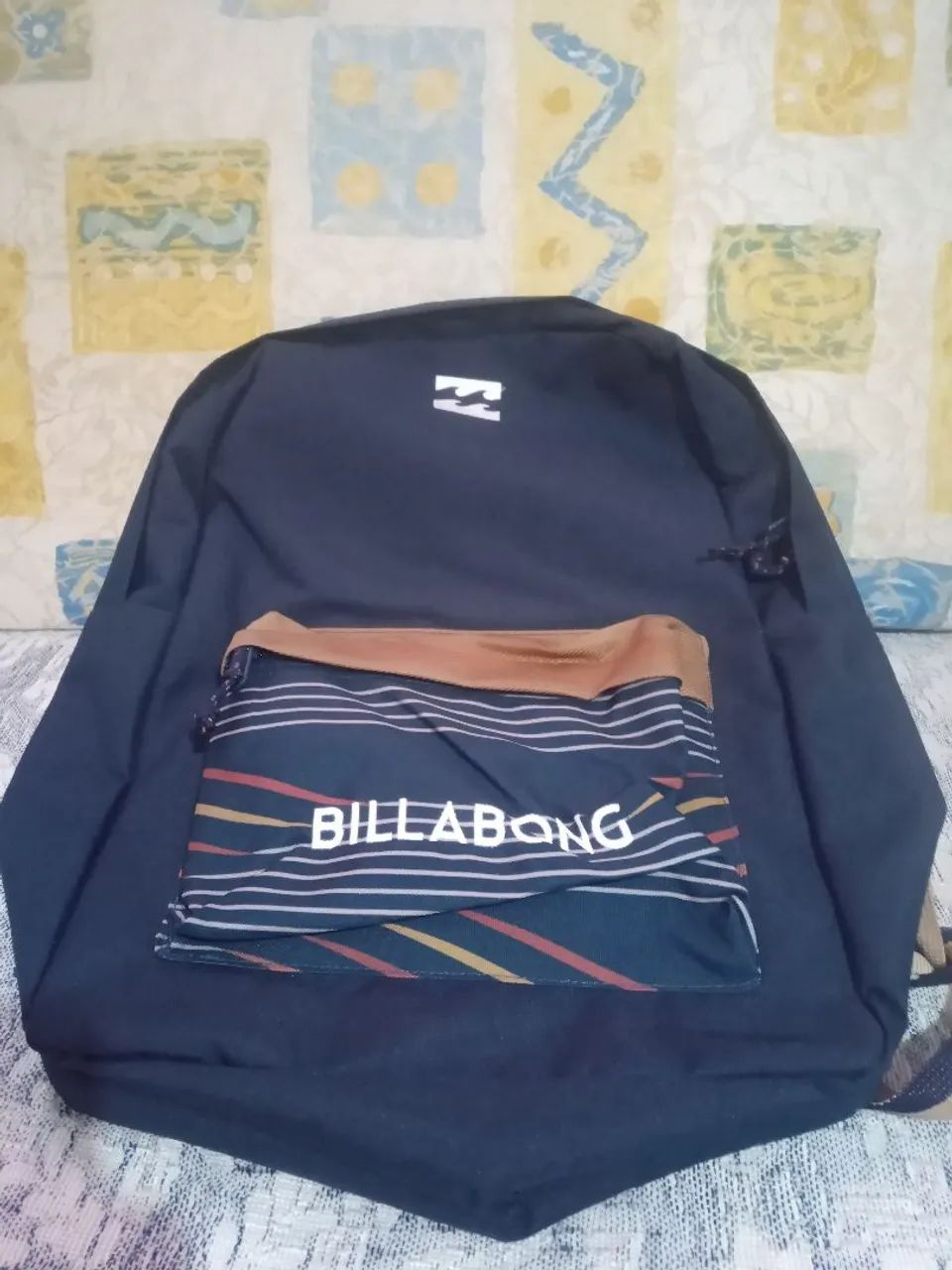 Mochila Billabong, Média 