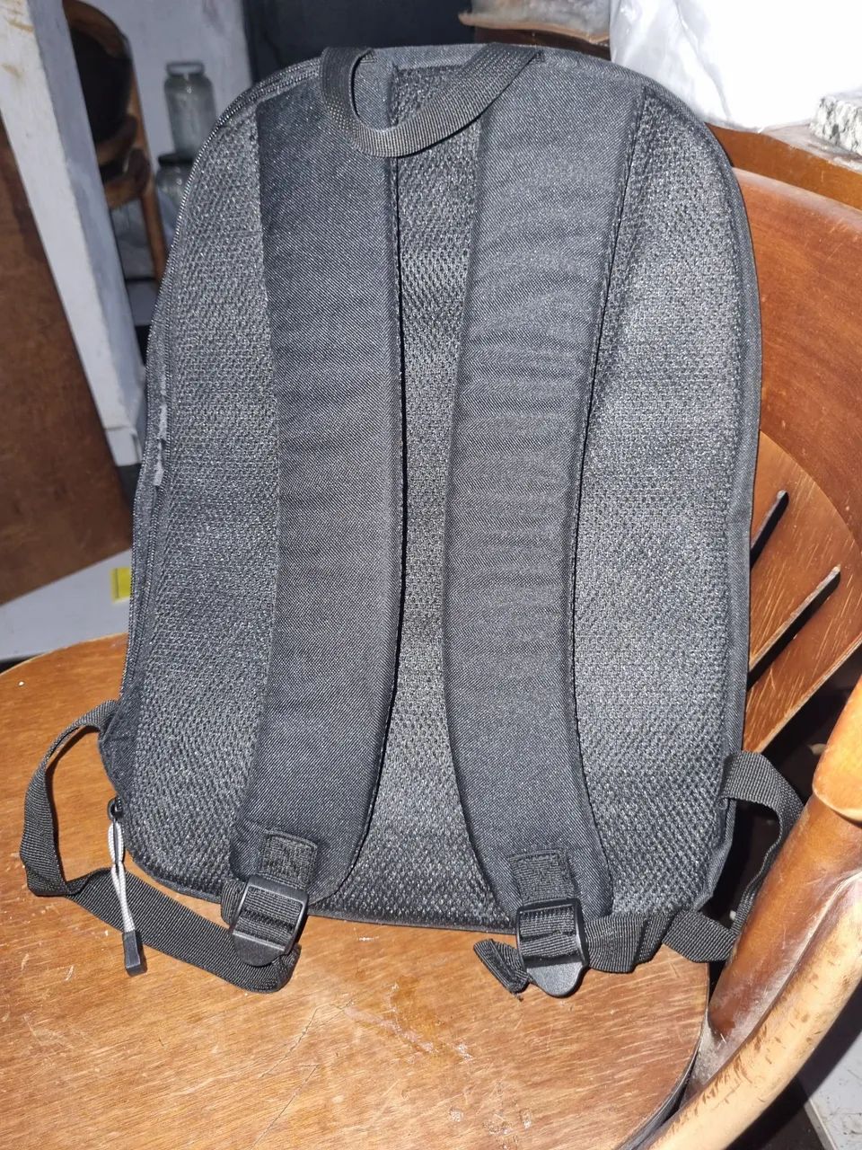 Vendo mochila Targus notebook preta