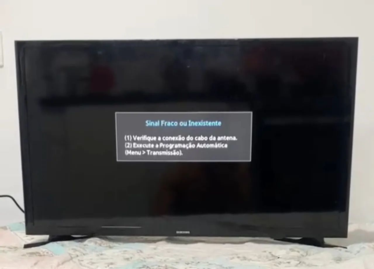 Vendo tv 32 polegadas não smart ,nova sem marca se uso
